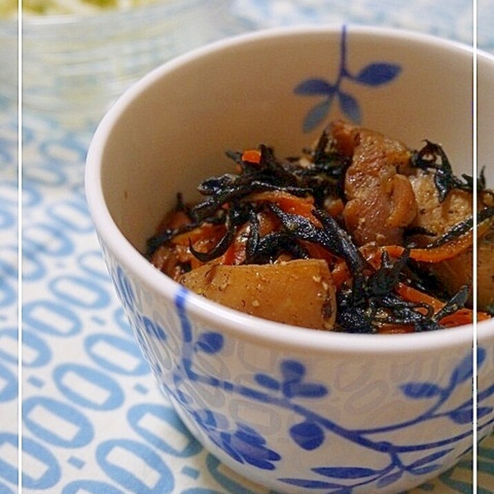 鶏肉とひじきの煮物